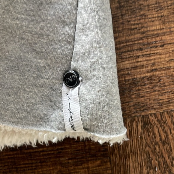 One Teaspoon Cropped Grey Sweatshirt with fleece lining - Picture 3 of 5